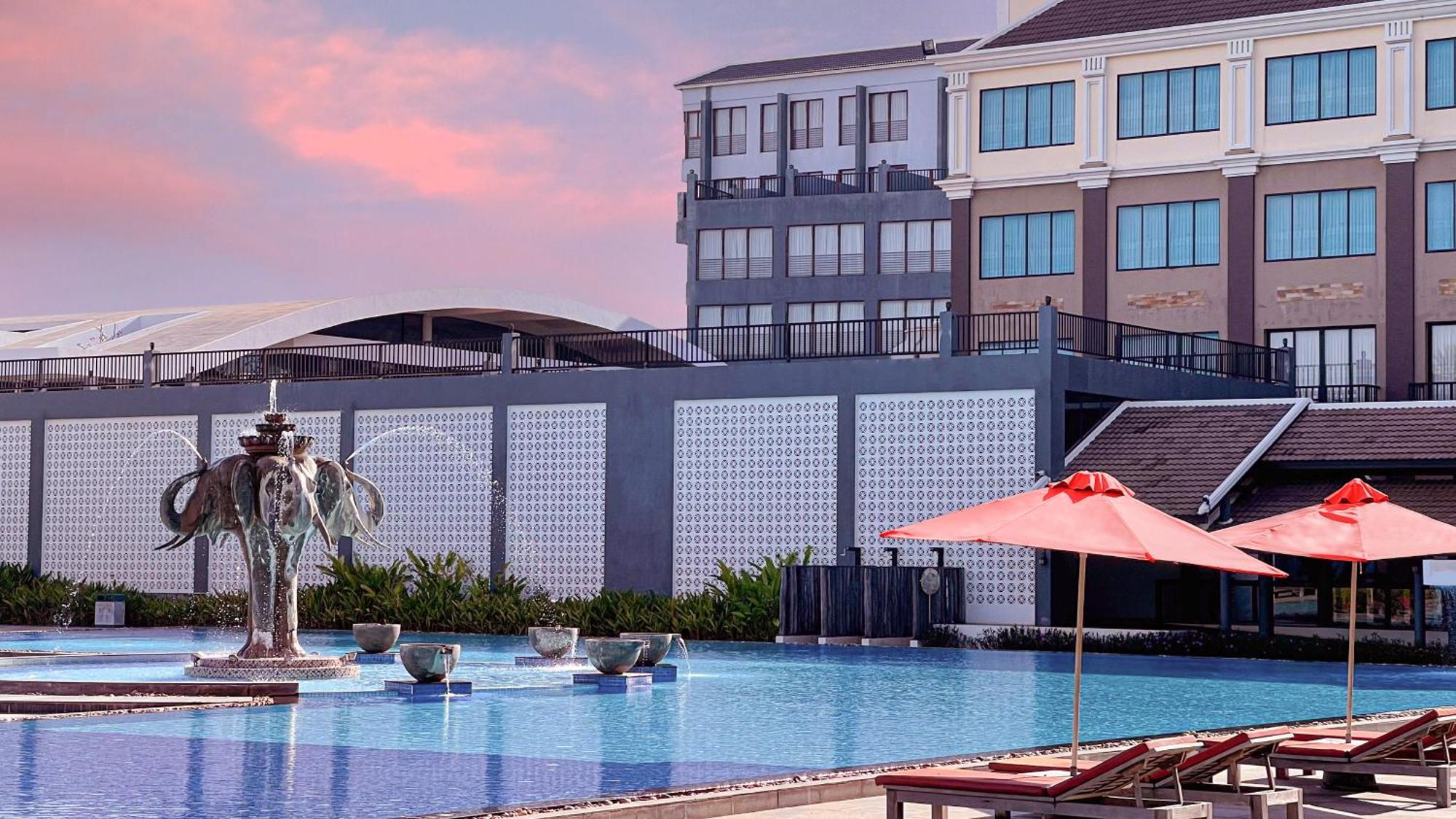 Pacific Hotel & Spa Сием Реап Екстериор снимка